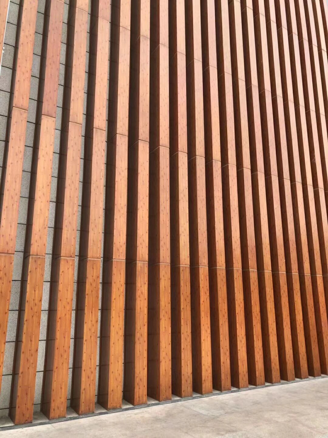 全屋整裝外墻鋁格柵 金屬木紋鋁格柵背景墻的設(shè)計與應(yīng)用